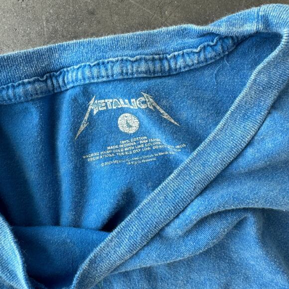 Vintage Y2k Metallica Rock Band Blue Skull Graphic Crop Tee Large - Picture 3 of 5